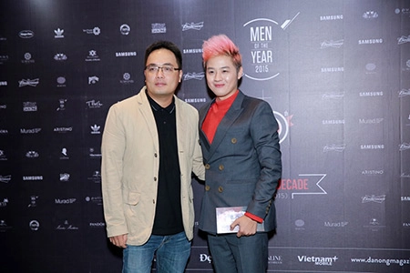 Johnny trí nguyễn phong cách với aristino trên thảm đỏ - 5