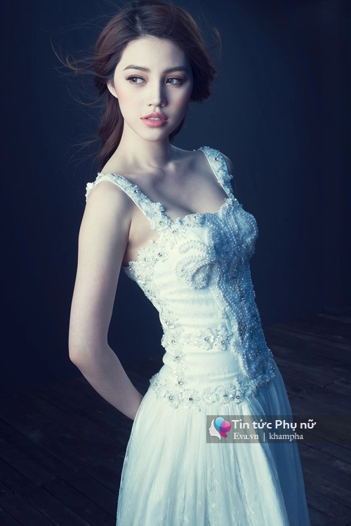 Jolie nguyễn kiêu sa với đầm dạ hội voan mỏng manh - 8