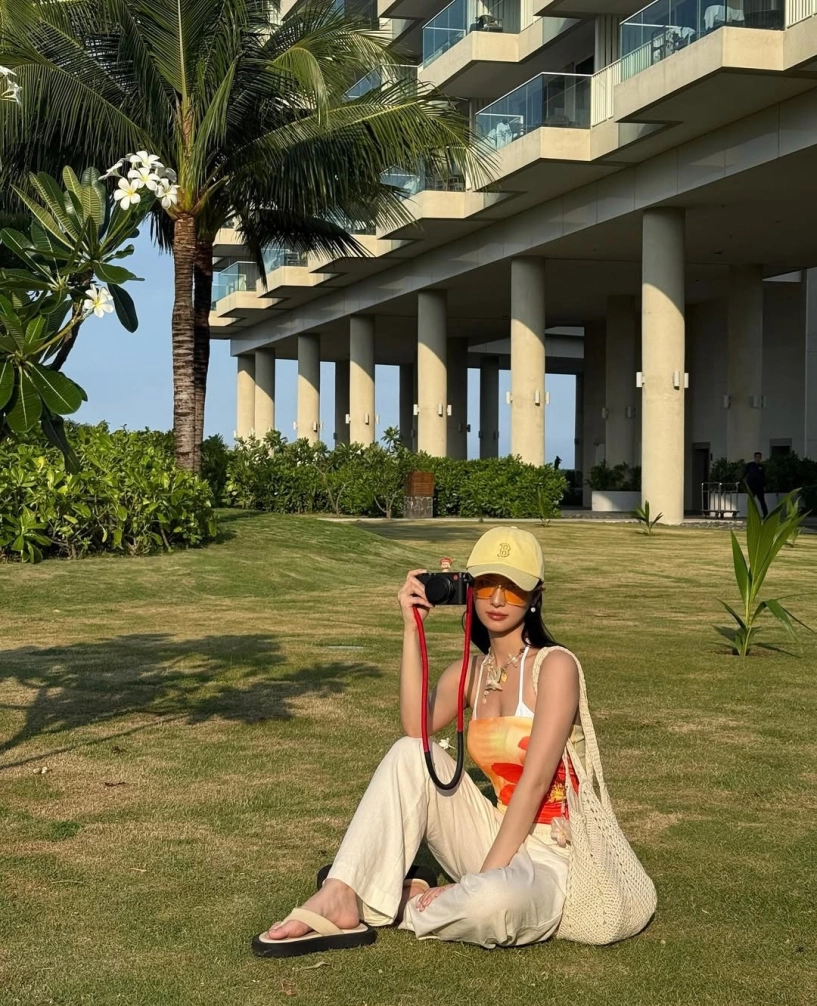 Jun vũ hóa nàng thơ mùa hè với phong cách đơn giản nhưng cuốn hút - 2