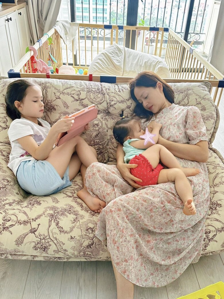 Khi mẹ bỉm vbiz nuôi con lai tây chạy show hà anh chu toàn mọi thứ lan phương cho ái nữ ti sữa ở trường quay - 12