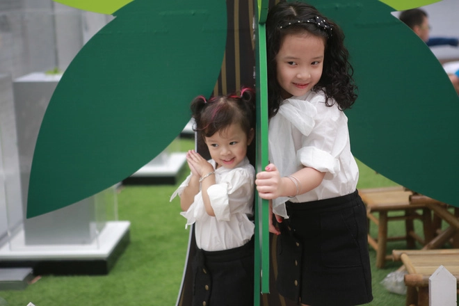 Không thể rời mắt với thời trang hè cực xinh của con gái hồng đăng hồng nhung - 2