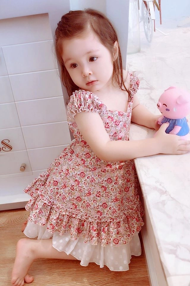 Không thể rời mắt với thời trang hè cực xinh của con gái hồng đăng hồng nhung - 4