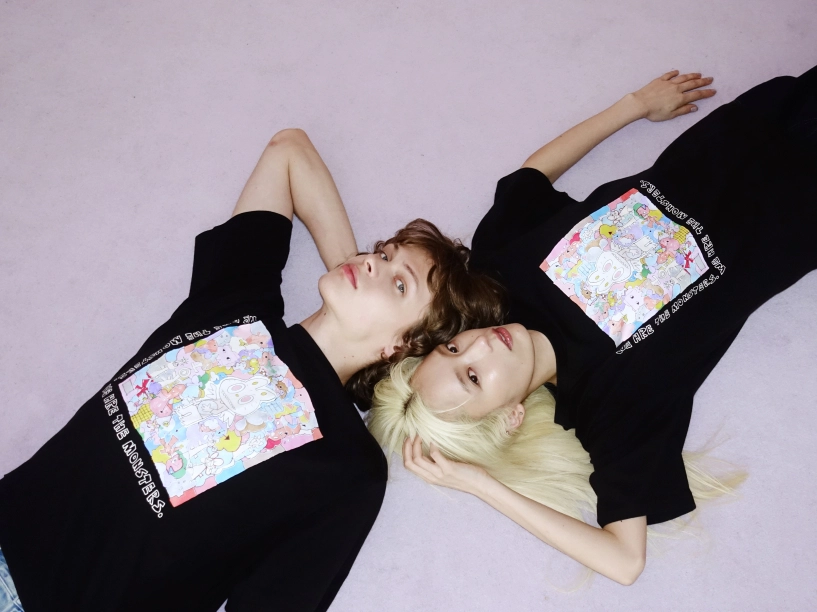 Labubu dẫn đầu gia đình quái vật cùng trở thành nhân vật chính trong bst áo thun mới của uniqlo - 5