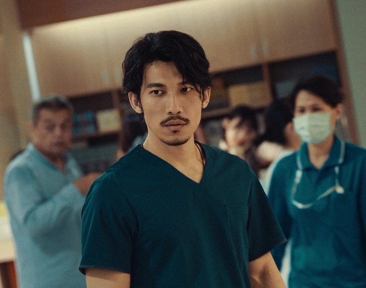 Liên bỉnh phát vỡ òa hạnh phúc khi đi vào lịch sử là nam diễn viên việt đầu tiên trở thành thị đế kim chung - 4