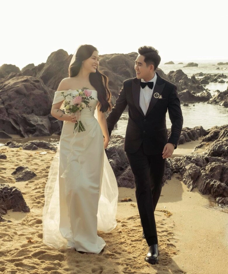 Linh lan tổ chức đám cưới với ca sĩ đinh kiến phong con gái vân quang long lung linh trong hôn lễ của mẹ - 8