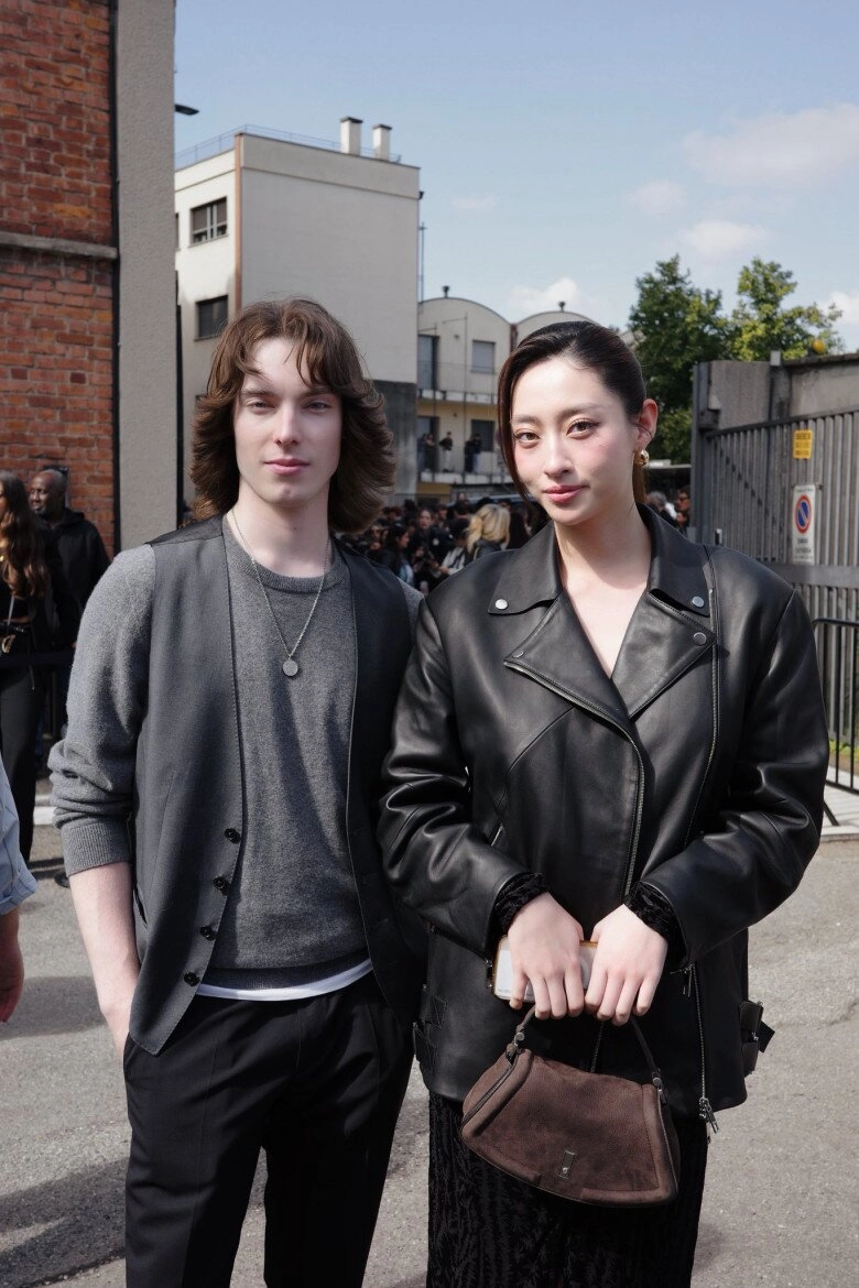 Lương thùy linh gây choáng khi phủ sóng 2 show lớn tại milan fashion week lên outfit nào cũng chấn động - 9