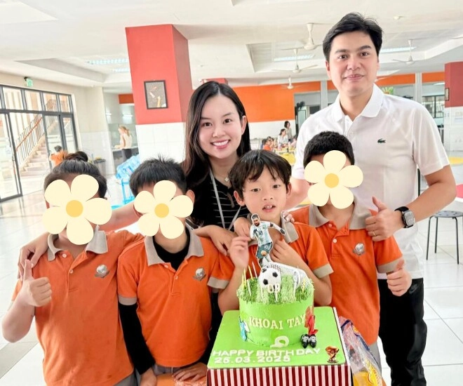 Ly kute cùng chồng làm trong ngành công an dọn tiệc thôi nôi cho quý tử em bé 1 tuổi giống hệt anh trai khoai tây - 10