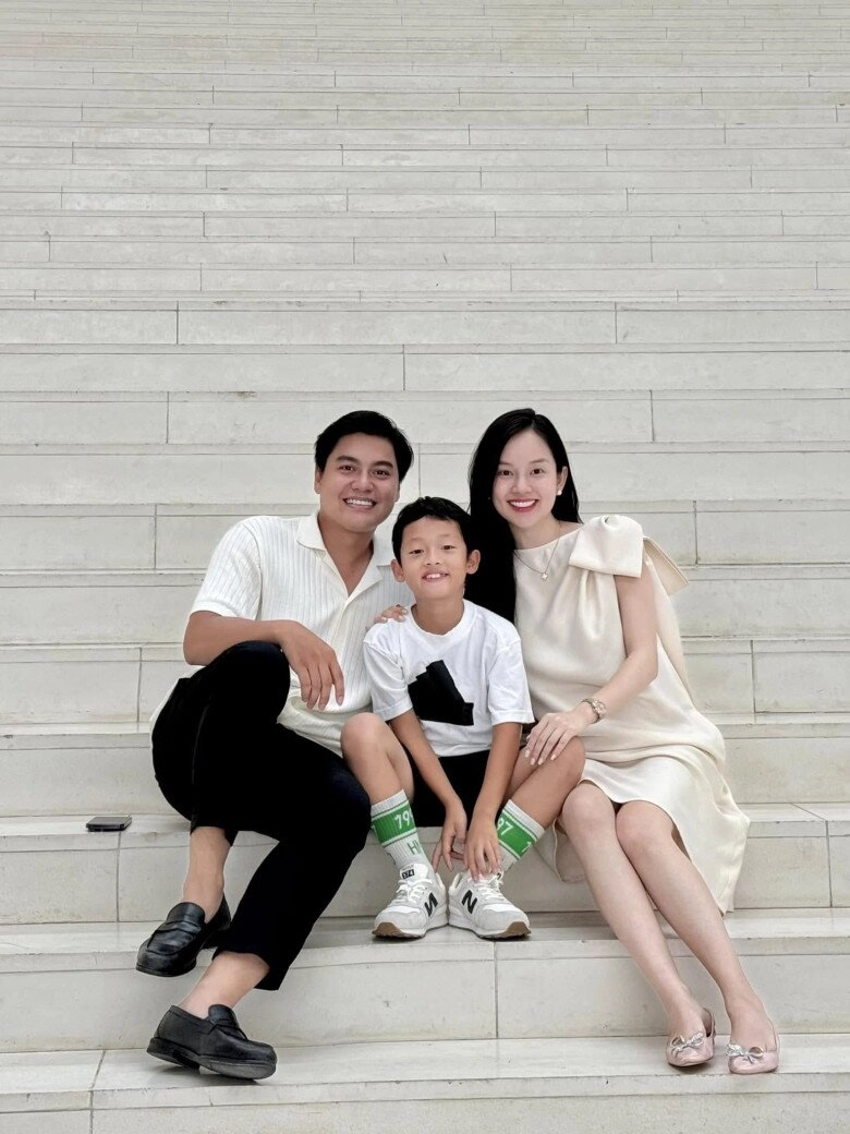 Ly kute cùng chồng làm trong ngành công an dọn tiệc thôi nôi cho quý tử em bé 1 tuổi giống hệt anh trai khoai tây - 11