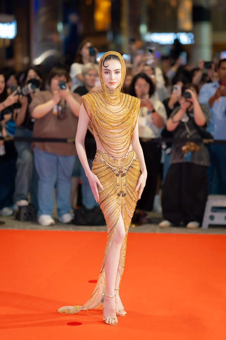 ma nữ đẹp nhất thái lan mai davika hoá nữ thần khi đổ bộ thảm đỏ visual sắc lẹm khó tìm được người thay thế - 2