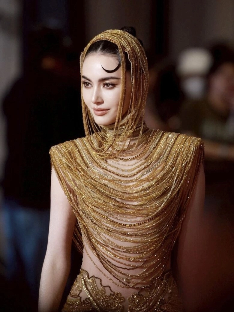 ma nữ đẹp nhất thái lan mai davika hoá nữ thần khi đổ bộ thảm đỏ visual sắc lẹm khó tìm được người thay thế - 7