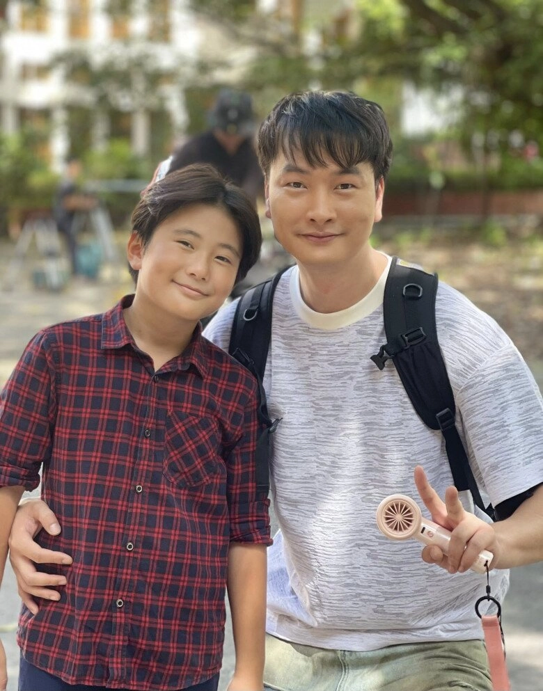 Màn thay diễn viên của cách em 1 milimet huỳnh anh có con trai thất lạc huyền lizzie và em gái xinh như búp bê - 4