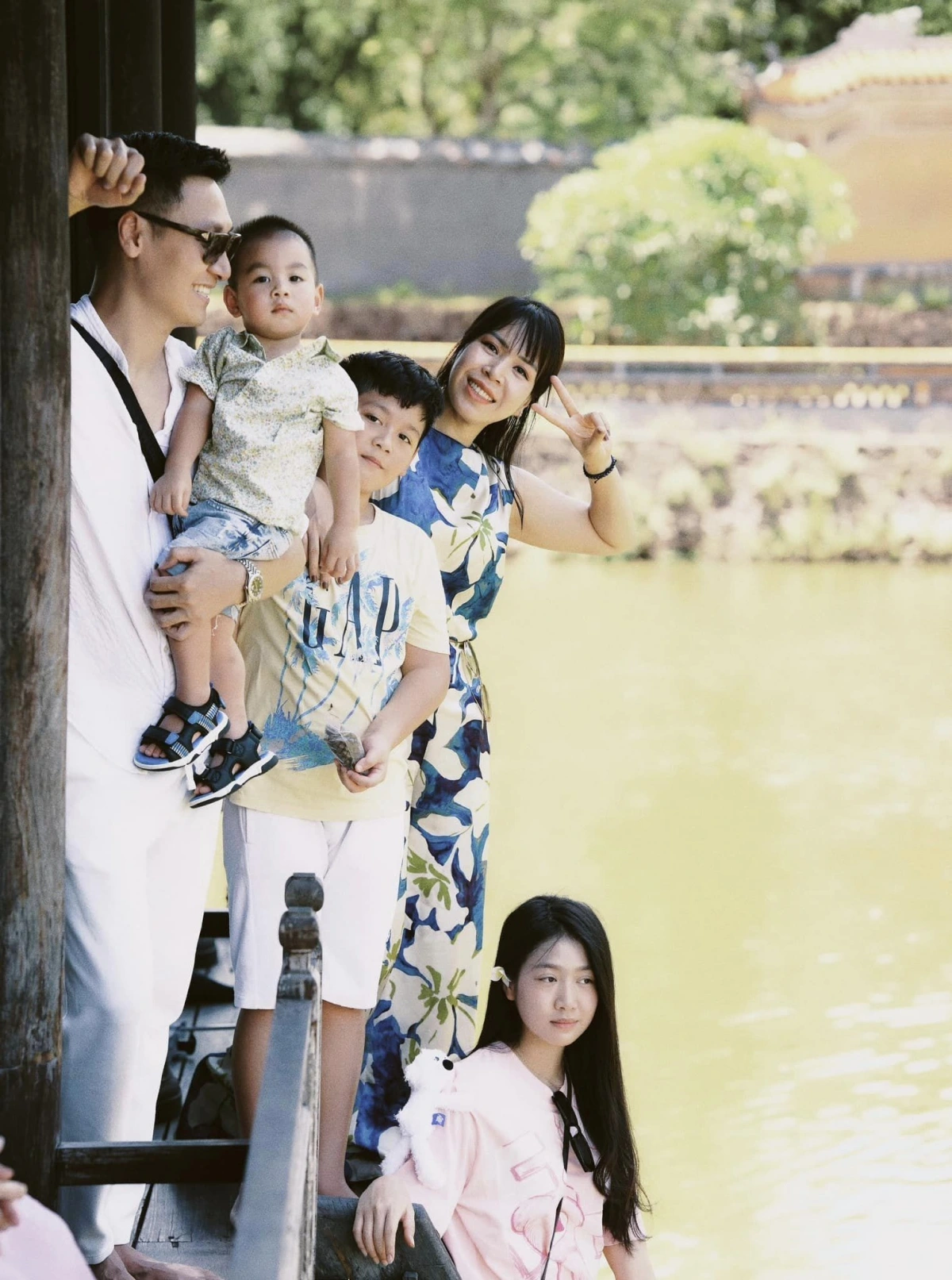 Mạnh trường giải thích chuyện giàu nên lười đóng phim tuyên bố vợ chồng chuẩn bị tâm lý khi con gái 16 tuổi - 6