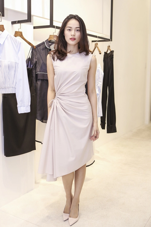 Maya và tình mới cường đô la dắt tay nhau đi thử váy áo - 5