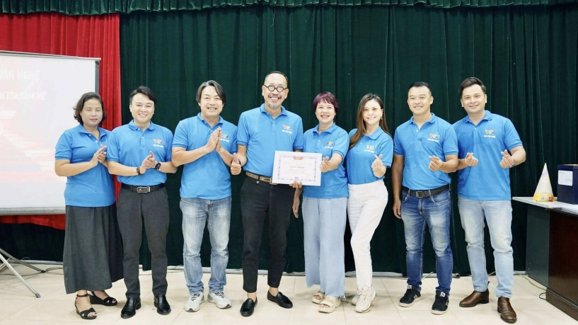 Mc danh tùng trung thu đủ đầy là có đĩa hồng mẹ gọt sự sum vầy bên mâm cỗ - 3