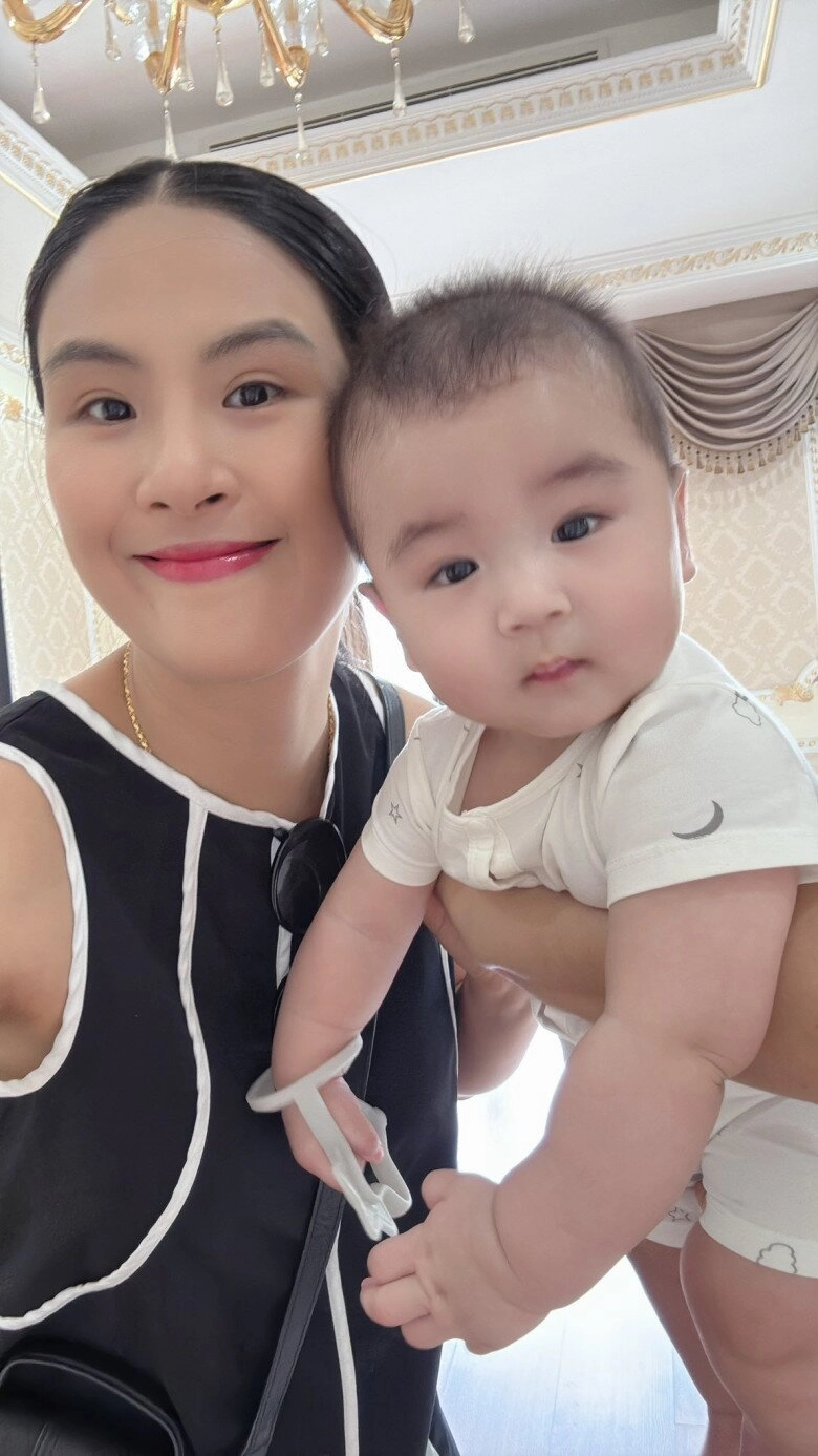 Mc mai ngọc bế con trai về thăm ông bà nội ở bắc ninh bên trong biệt thự nhà chồng lung linh như lâu đài - 2