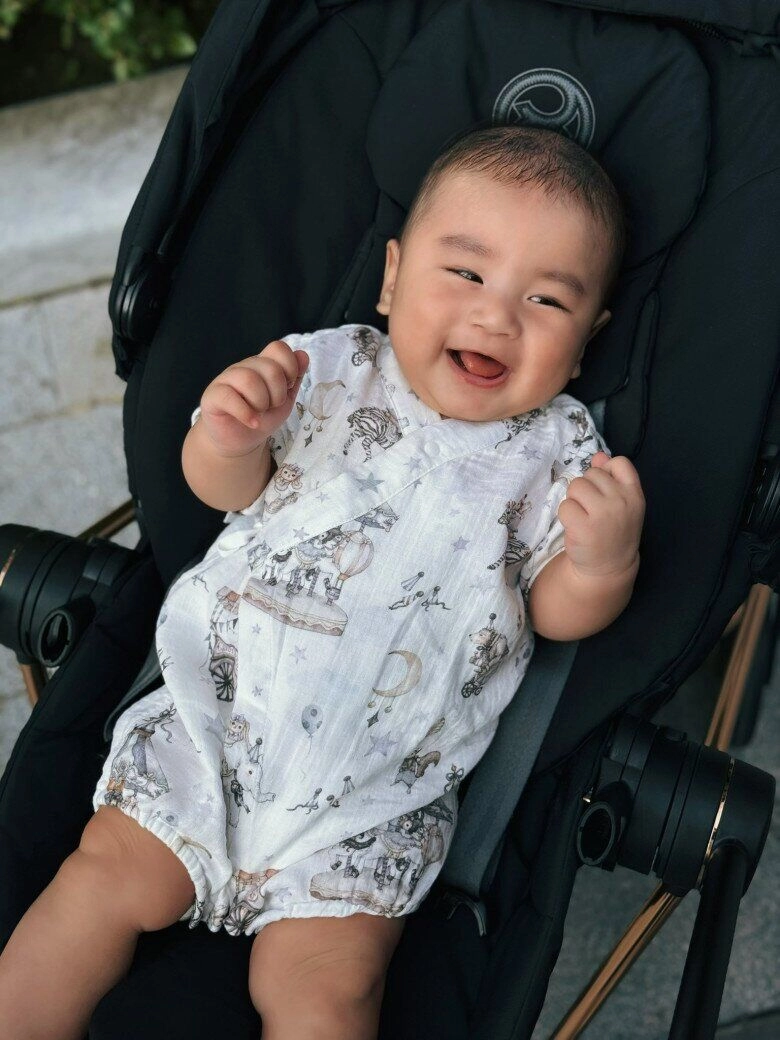 Mc mai ngọc cho con trai mới 5 tháng tuổi ăn dặm tiểu thiếu gia phát triển vượt trội ngày càng đáng yêu - 7