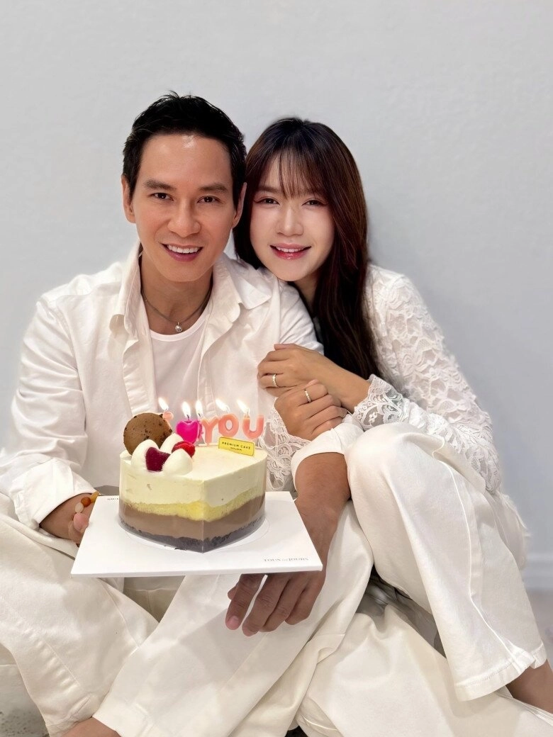 Mẹ ruột minh hà trẻ trung đứng cạnh bà sui 100 tuổi gia đình lý hải thừa hưởng gen nhan sắc của 2 bên nội ngoại - 10