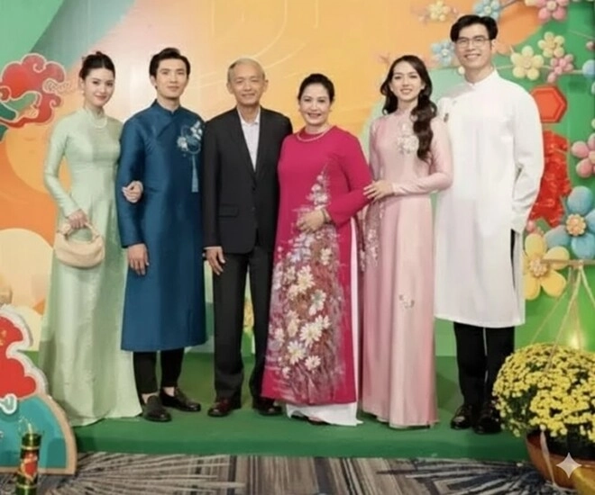 Midu lộ khoảnh khắc bên bố mẹ chồng chủ tịch diện áo dài nền nã tham dự sự kiện của tập đoàn nhựa - 1