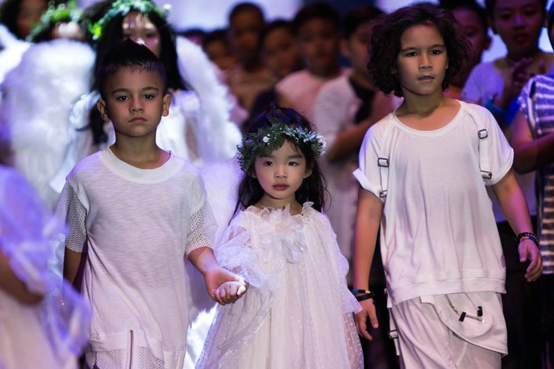 Mới 4 tuổi con gái xuân lan đã vừa xinh vừa giỏi tự tin nối nghiệp mẹ - 3