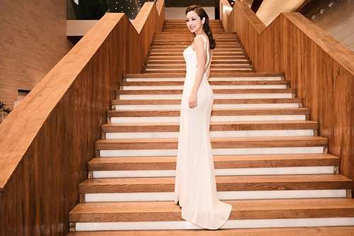 mòn mắt ngắm vẻ kiêu kì xinh đẹp của jennifer phạm - 1