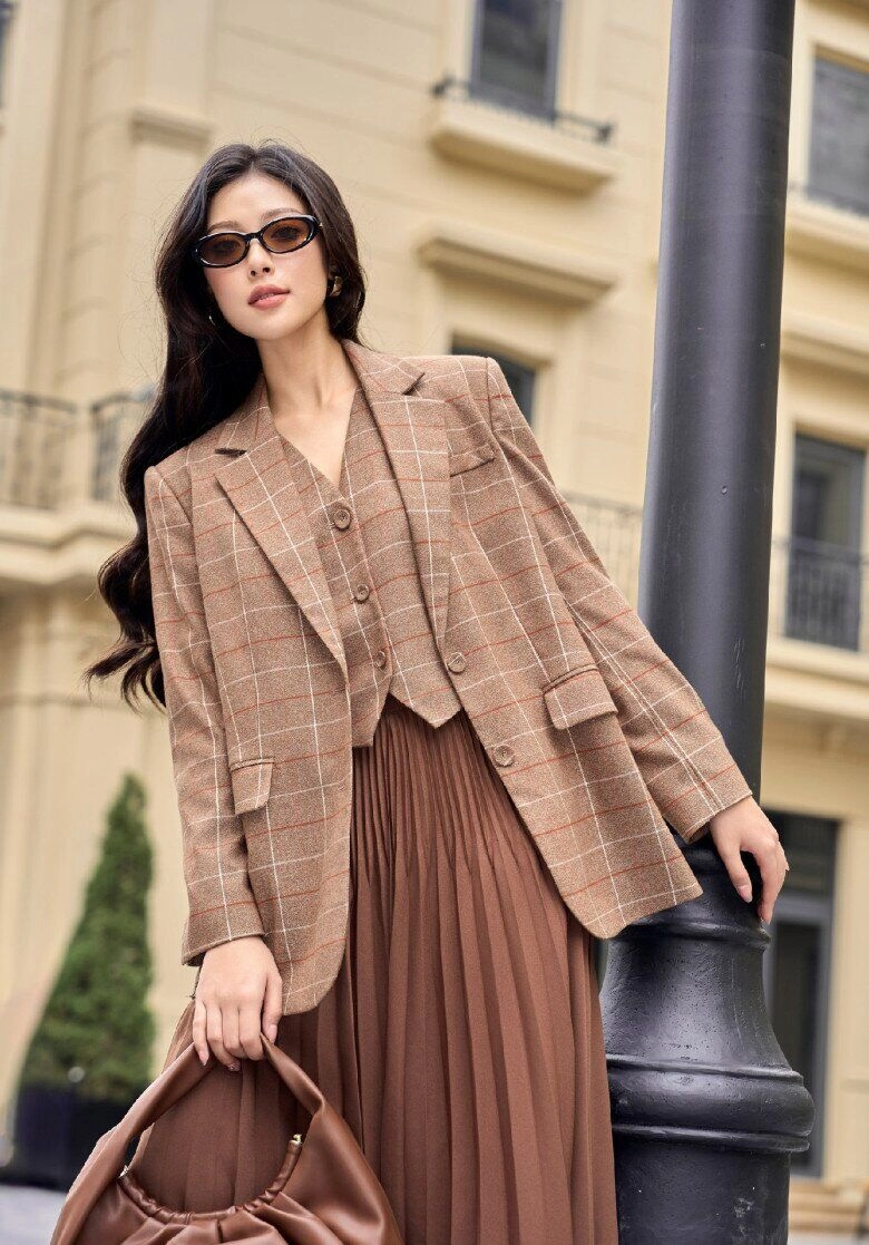 Mùa thu này đừng chỉ mặc sơ mi quần âu đi làm 7 outfit công sở trẻ trung thanh lịch khiến đồng nghiệp phải ghen tỵ - 2