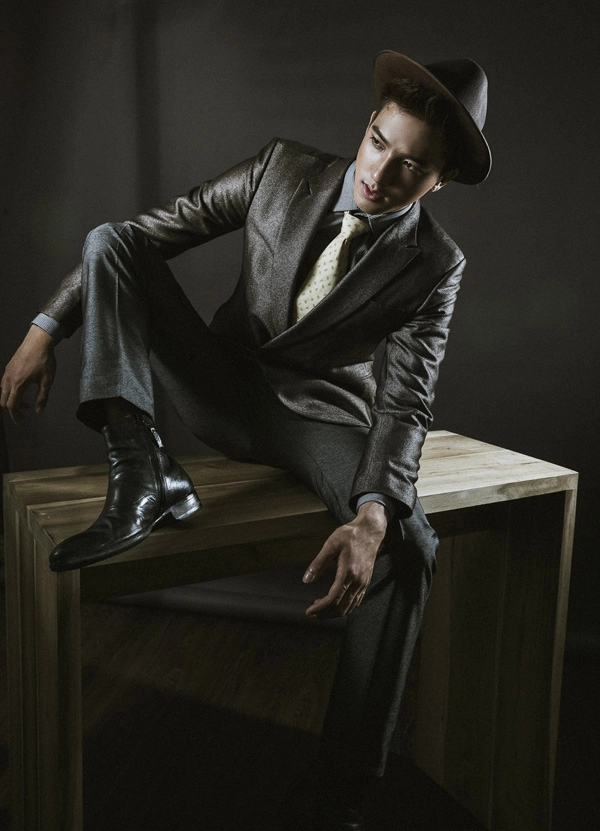 Mỹ nam con ma nhà họ vương lịch lãm bất ngờ - 1