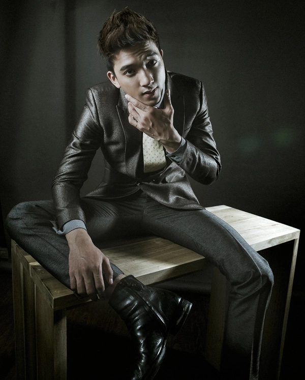 Mỹ nam con ma nhà họ vương lịch lãm bất ngờ - 2