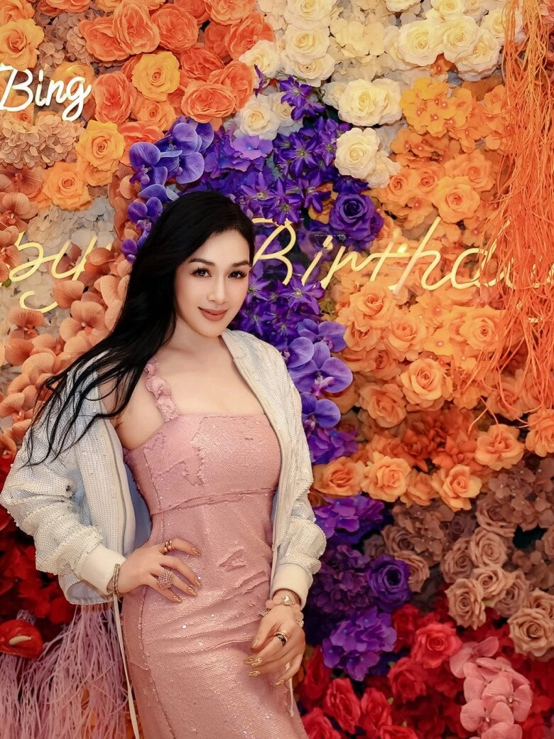 Mỹ nhân gốc việt có gia tài 3600 tỷ u60 trẻ đẹp như tuổi 30 không ăn đường dành 4 phútngày để làm một việc - 2