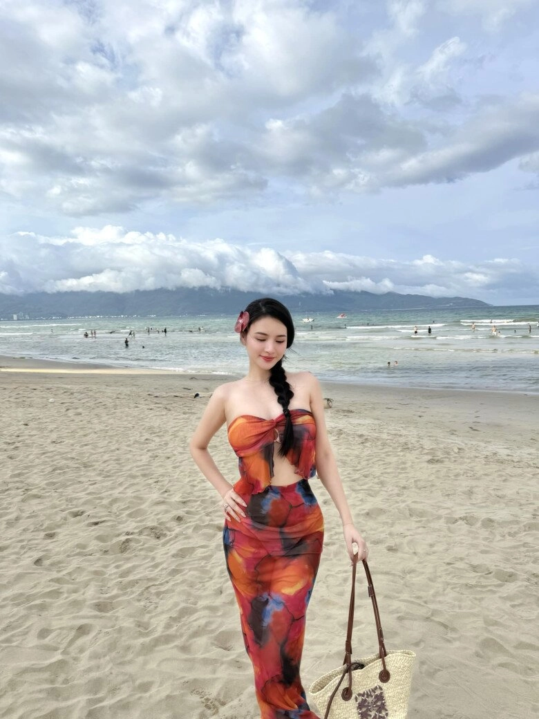 Mỹ nhân sinh năm 1999 từng bị việt anh phũ tình cảm diện bikini nhỏ xíu như sắp rơi đời thường kín đáo vẫn hút mắt - 8