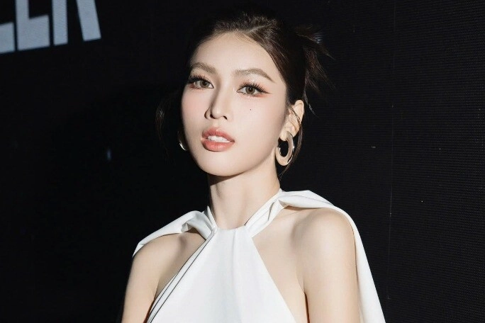 Mỹ nhân việt đi thi quốc tế bị giữ hành lý vì nghi ngờ buôn lậu sắc vóc tuổi 27 khiến dân tình đắm đuối - 3