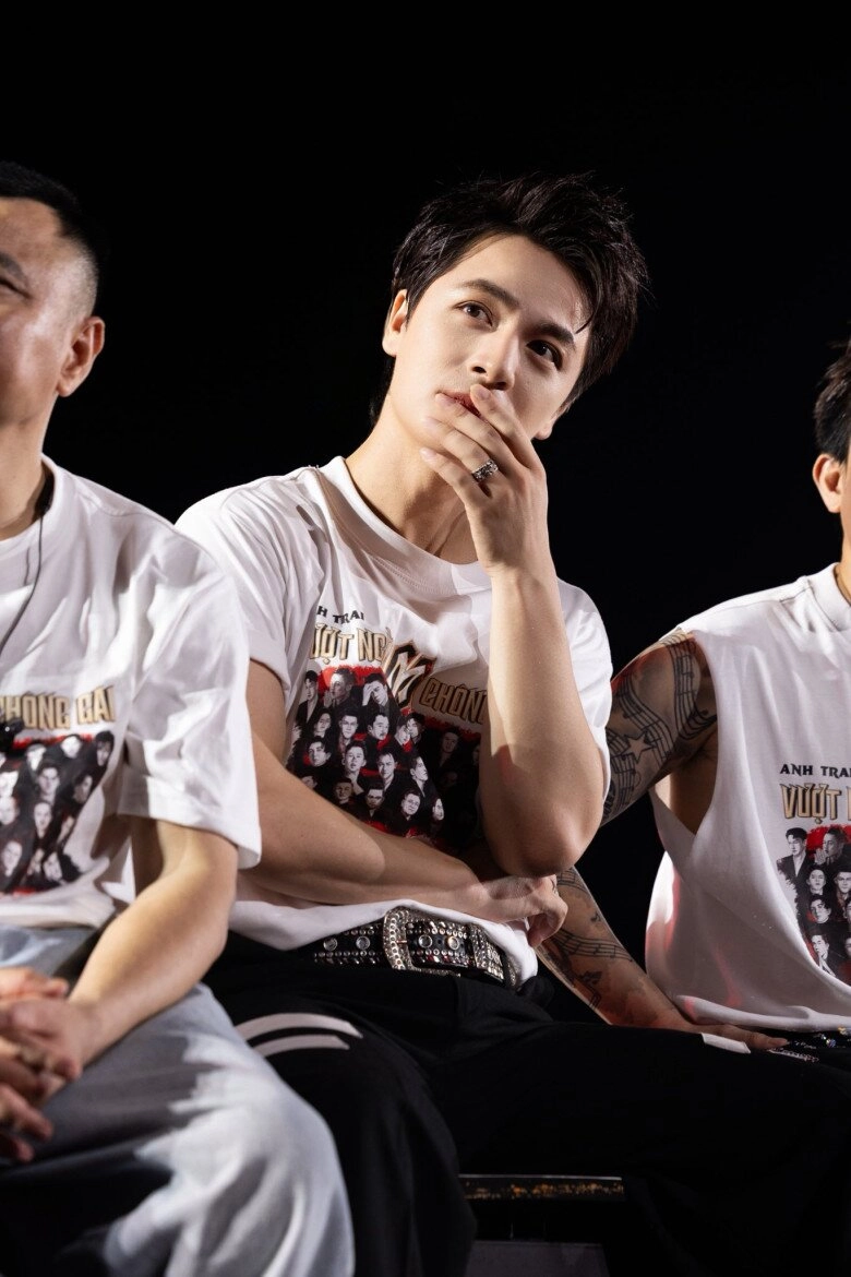 Nam ca sĩ nổi tiếng cùng thủy tiên 20 năm trước nay giàu sụ sống hạnh phúc bên mỹ nhân trong biệt thự to đùng - 4