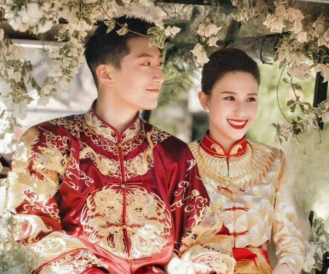 Nam diễn viên 1 tháng không thay quần áo vợ là ái nữ trùm sòng bạc chê chồng ở bẩn giữa sóng truyền hình - 1