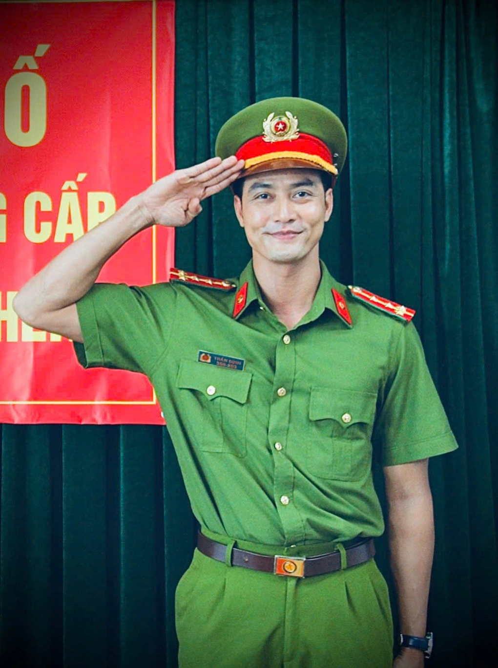 Nam diễn viên mưa đỏ được nhận xét mặt búng ra phản diện vợ thông báo không thể giữ quan hệ ở trạng thái văn minh - 6