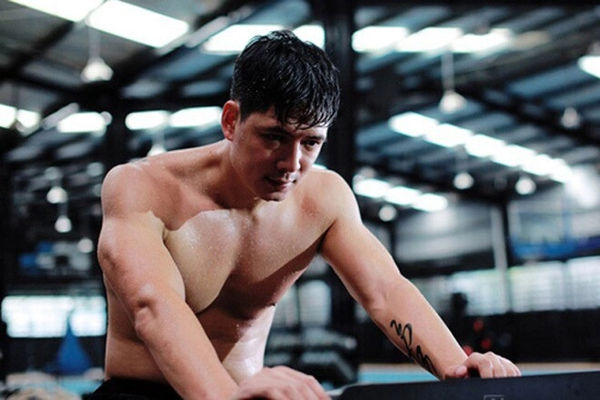 nam thần việt một thời xuất hiện với mái tóc trắng râu dài ở tuổi 44 vợ đại gia lên tiếng khi bị tố xài hao - 9