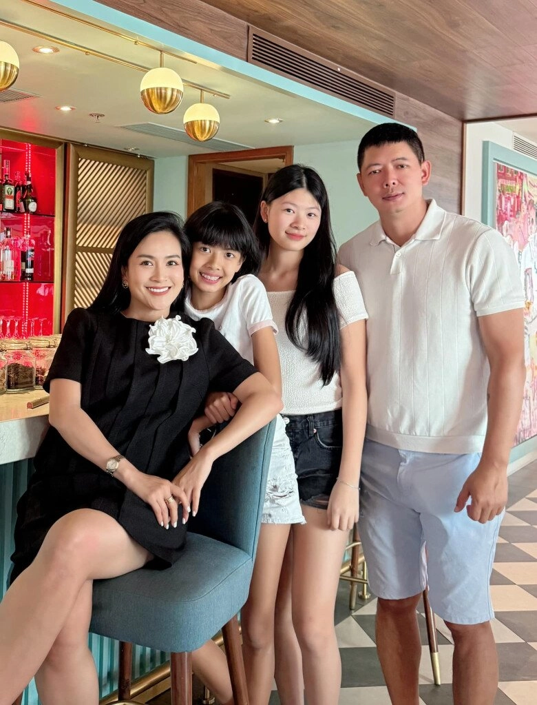 nam thần việt một thời xuất hiện với mái tóc trắng râu dài ở tuổi 44 vợ đại gia lên tiếng khi bị tố xài hao - 10