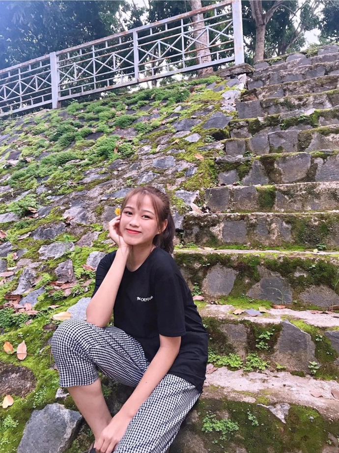 nàng dâu hào môn đỗ thị hà được khen xinh từ bé - 7