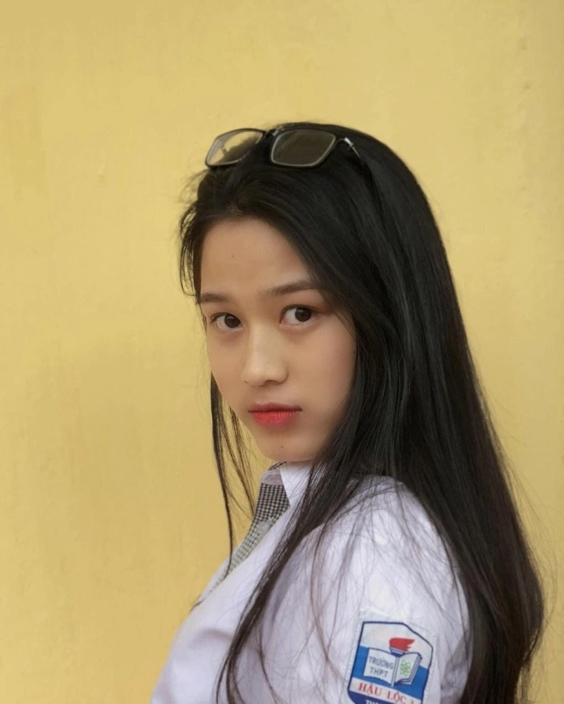 nàng dâu hào môn đỗ thị hà được khen xinh từ bé - 8