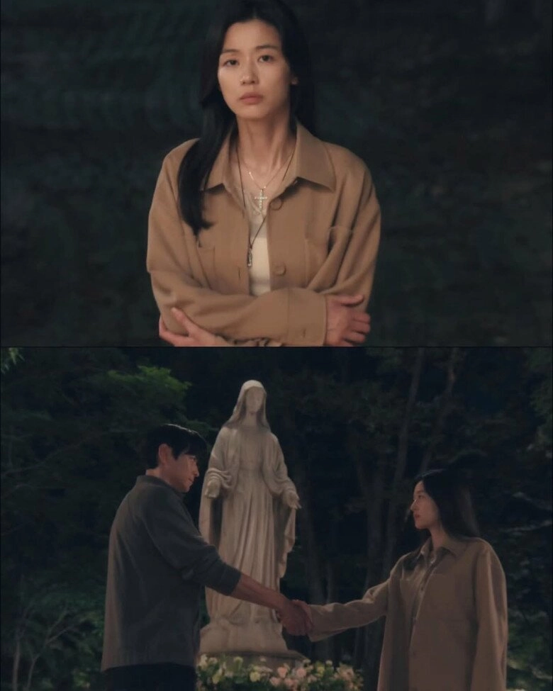 Ngắm style sang và uy quyền của mỹ nhân tranh cử tổng thống chị em có ngay 4 kiểu áo khoác đơn giản mà đậm chất thượng lưu - 9