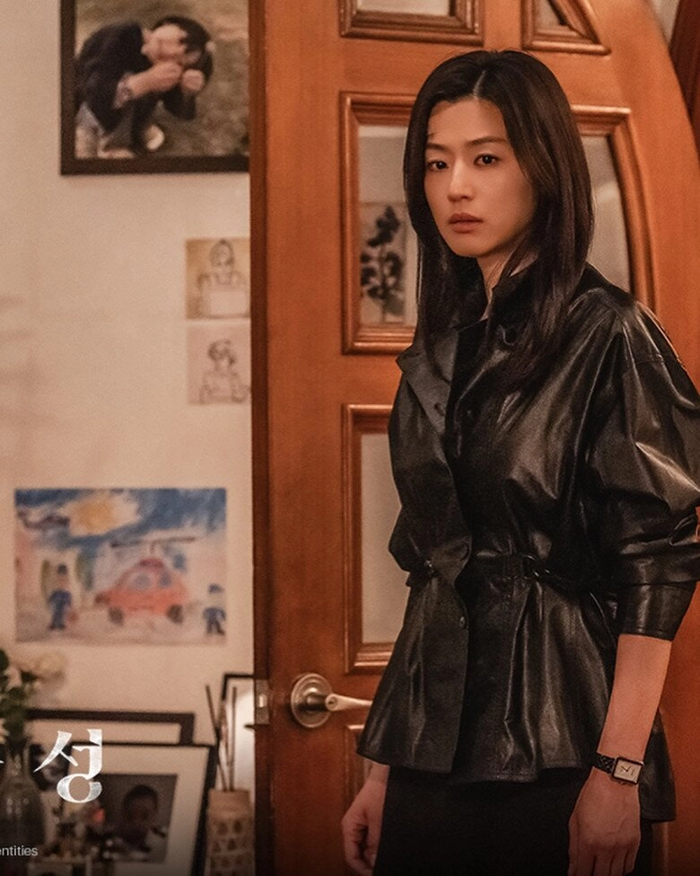 Ngắm style sang và uy quyền của mỹ nhân tranh cử tổng thống chị em có ngay 4 kiểu áo khoác đơn giản mà đậm chất thượng lưu - 12