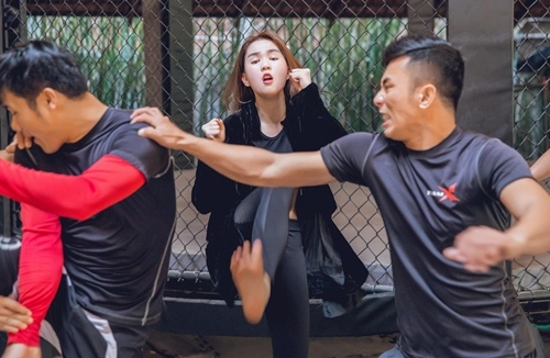 Ngọc trinh bị trêu là thánh lý do sau hậu trường làm đả nữ - 5