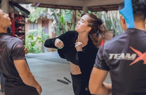 Ngọc trinh bị trêu là thánh lý do sau hậu trường làm đả nữ - 6