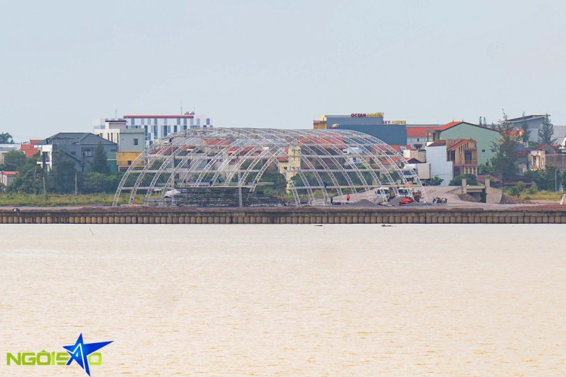 Nhà chồng đỗ thị hà dựng rạp rộng nghìn mét vuông trước lễ cưới một tuần - 1