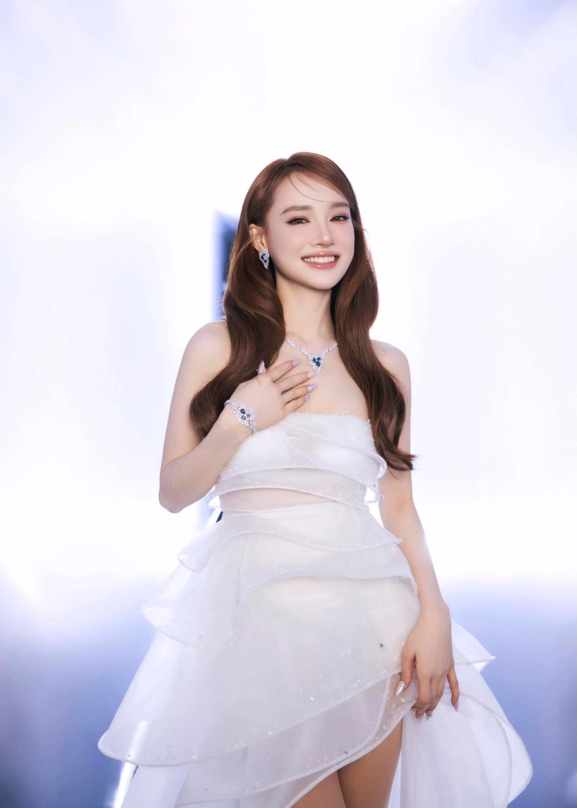 Nhã phương giấu bụng bầu lần ba cực khéo với gu thời trang tinh tế - 8