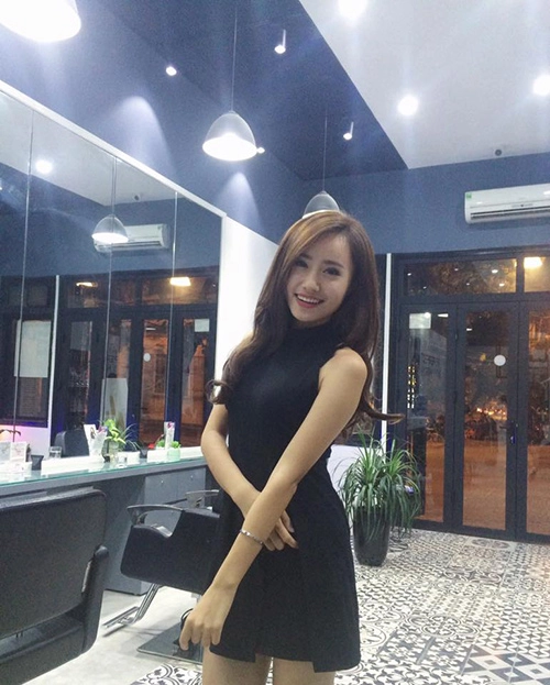 Nhan sắc ít người biết của nữ mc vtv đội mưa tường thuật tin bão số 3 - 6