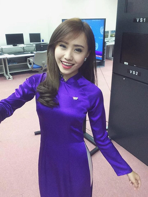 Nhan sắc ít người biết của nữ mc vtv đội mưa tường thuật tin bão số 3 - 8