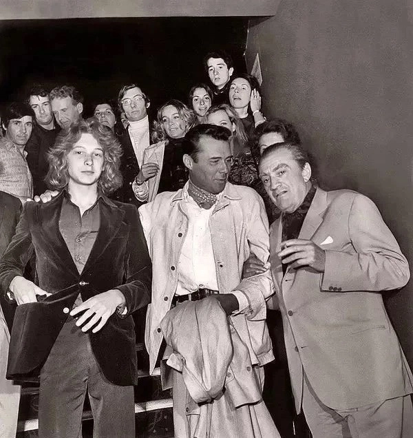 Nhìn lại đỉnh cao nhan sắc cậu bé đẹp nhất thế giới vừa qua đời đẹp đến siêu thực nhưng biến cuộc đời thành bi kịch - 11