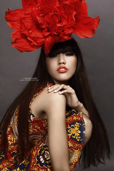 Những kiểu trang điểm không giống ai của lan khuê - 14