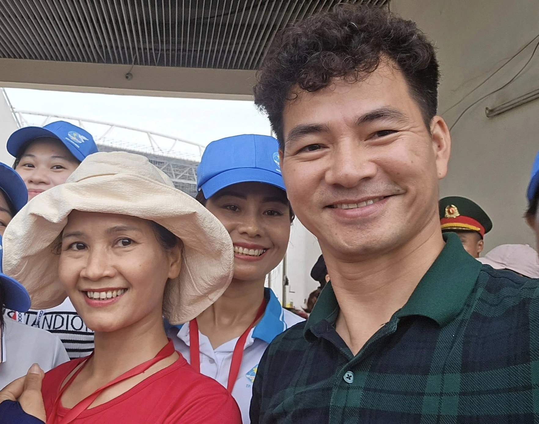 Nsnd xuân bắc than mất giá vì muốn chụp hình nhưng ai cũng bỏ đi gửi lời tới 3 chị hắt hủi em hôm nay - 5