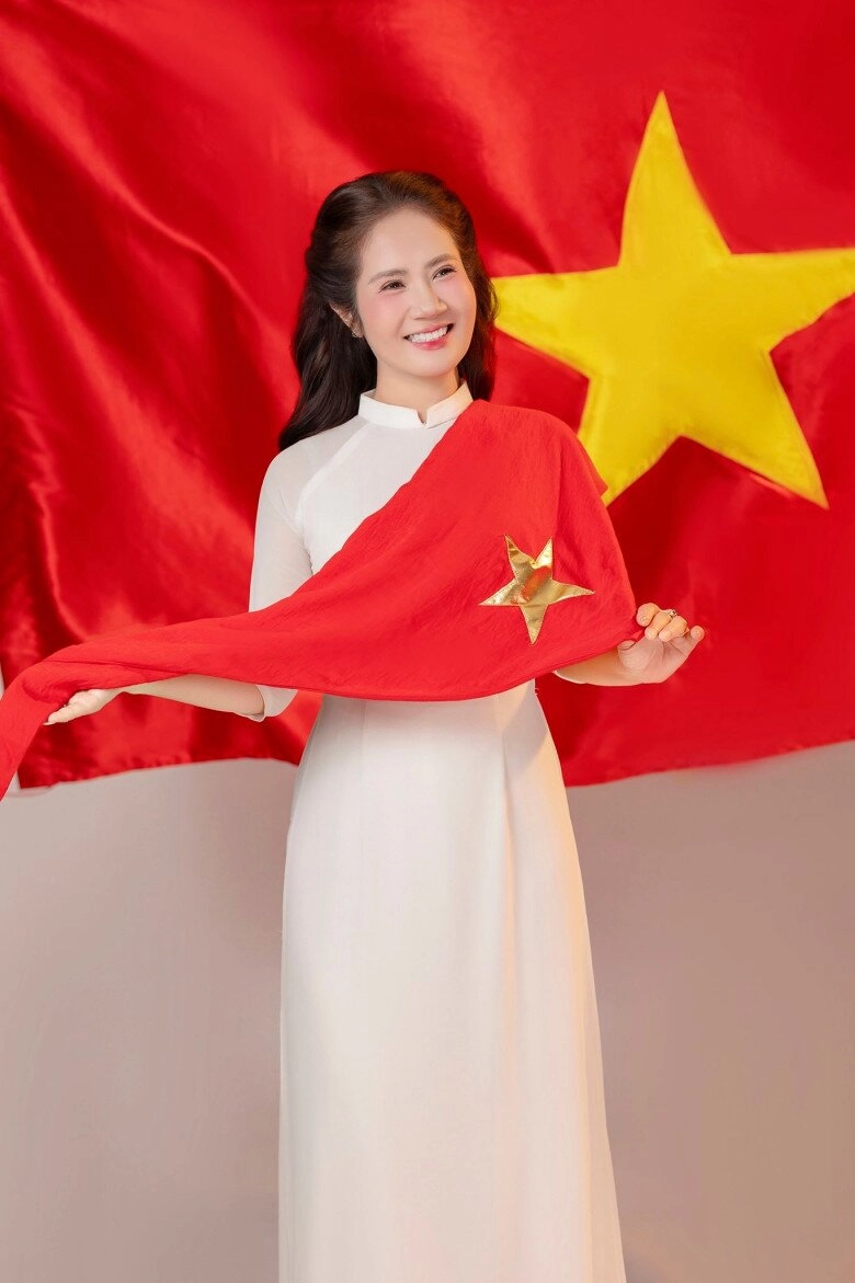 Nữ nghệ sĩ 4 con lên chức bà ngoại vẫn xinh đẹp rạng rỡ mc vtv thốt lên trước bức ảnh ngày trẻ - 4