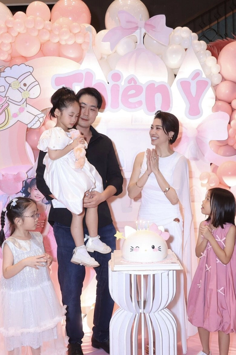 Pha lê hội ngộ chồng cũ người hàn hậu ly hôn cùng tổ chức sinh nhật cho con gái mà tưởng như đám cưới - 3